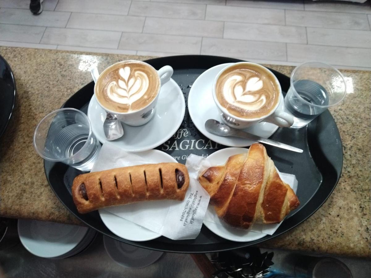 B&B Alba Chiara Paola Ngoại thất bức ảnh